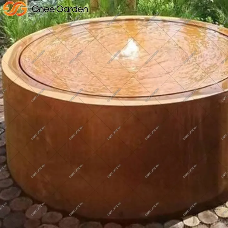Фонтан из стали Corten для атмосферы сада